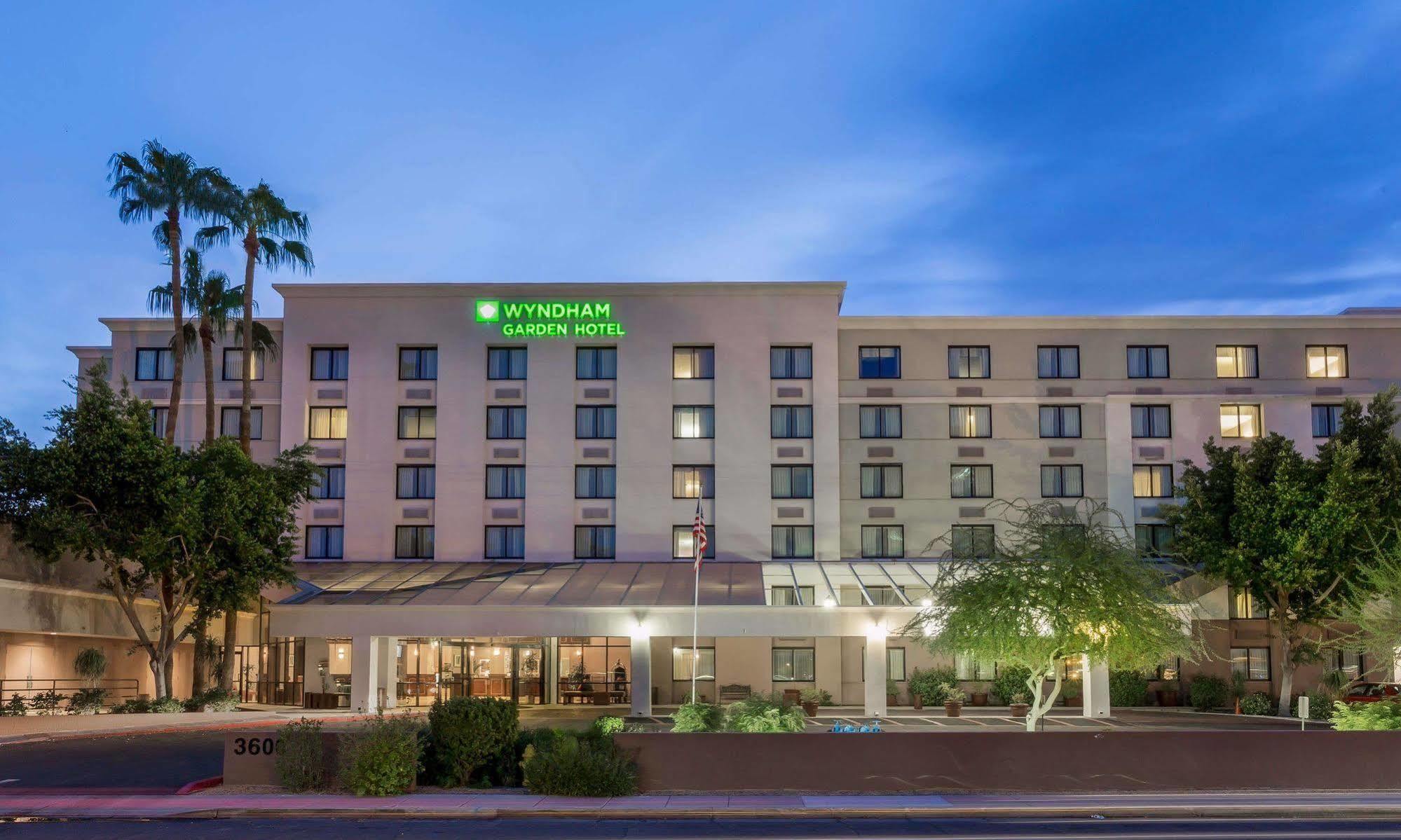 Midtown Garden Inn Phoenix Exterior photo
